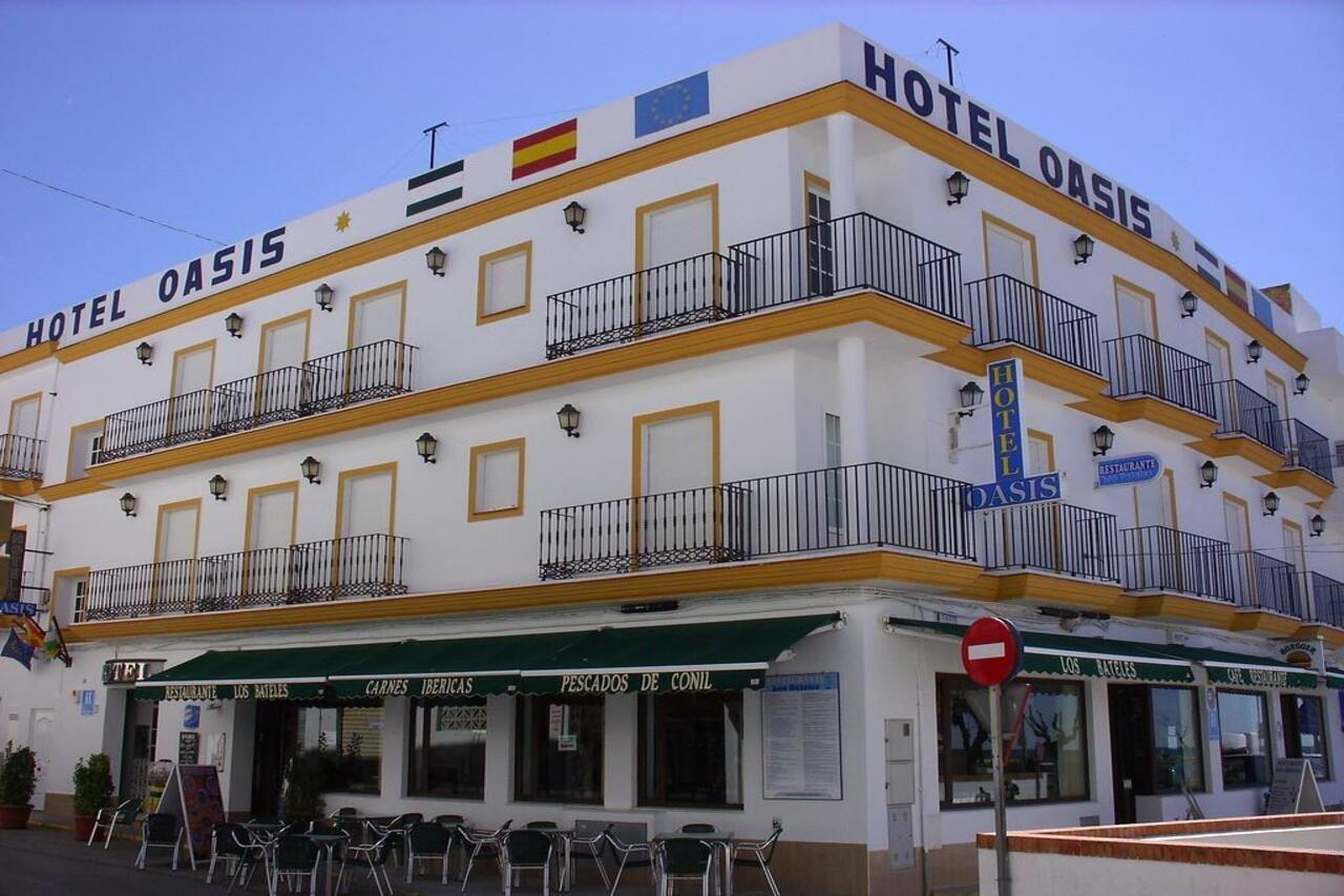 Hotel Oasis コニル・デ・ラ・フロンテラ エクステリア 写真